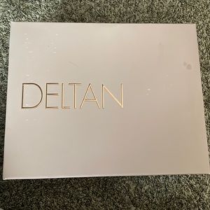 Deltan Heels, white size 7.5 bought new and wore just one time.